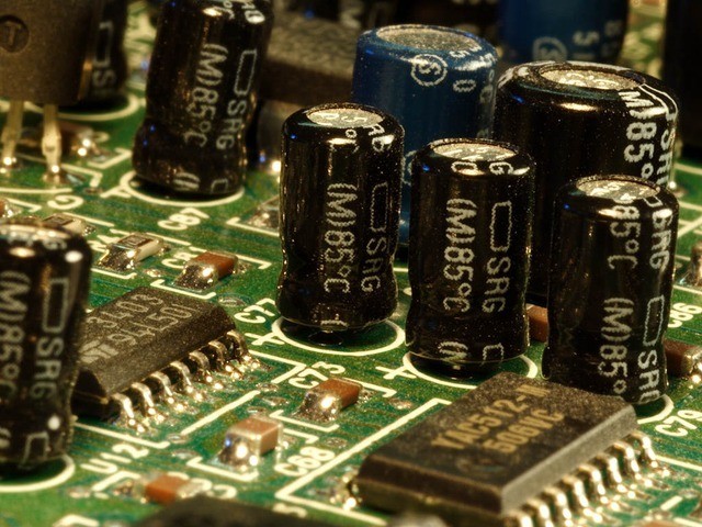 capacitor energía potencial eléctrica