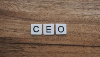 CEO, COO, CMO, CFO, CIO, CTO, CCO y CDO