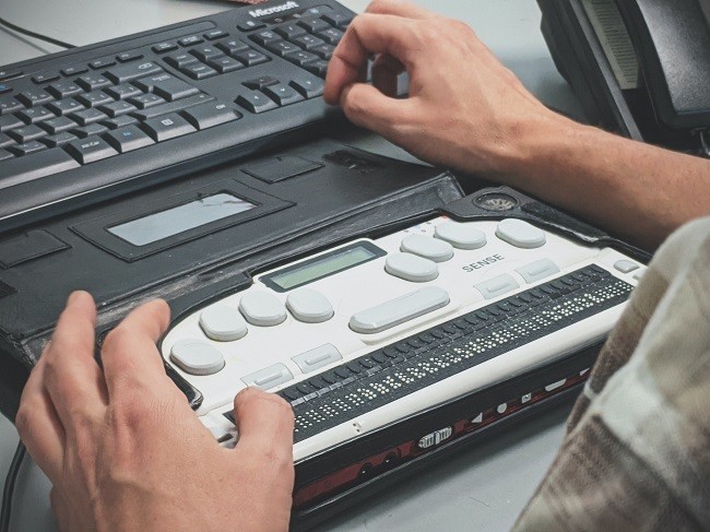 lenguaje táctil, teclado braille para computadoras