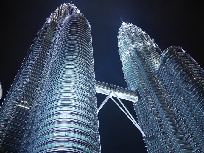 Torres Petronas Kuala Lumpur estática ramas de la física